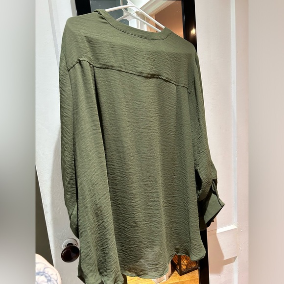 Vintage sheer green buttoned shirt. - Picture 3 of 3